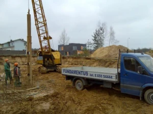 Pamatų su išplūktu padu įrengimo technologija