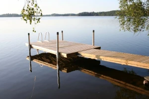 Tvirti ir saugūs lieptai ant reguliuojamų metalinių atramų