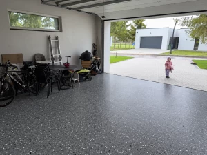 Epoksidinės grindys: ką patikrinti prieš liejant, kad vėliau nereikėtų remontuoti?