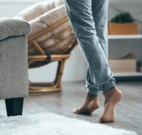 Kaip sumažinti nepageidaujamą triukšmą daugiaaukščiuose pastatuose, patalpose ir namuose?