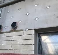 Polistireninis putplastis ir klinkeris – puikus derinys. Ir šilta, ir gražu