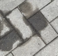 Kaip išvalyti tepalo dėmes?