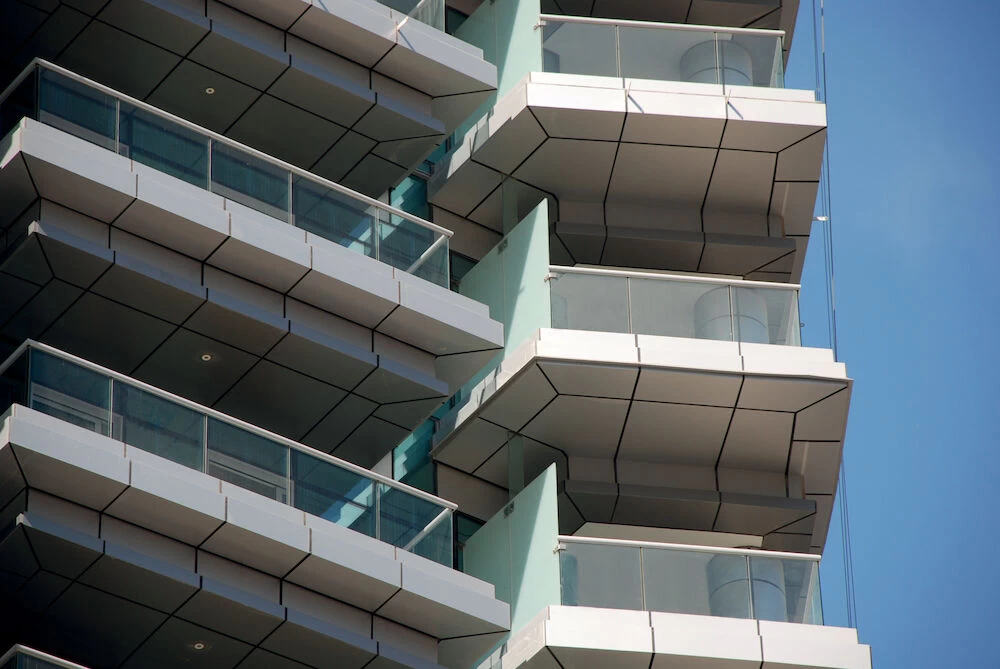 Stikliniai turėklai – balkonai