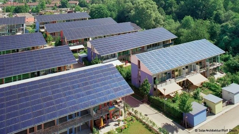 aktyvus namai su inžineriniais sprendimais panaudojant atsinaujinančią energiją