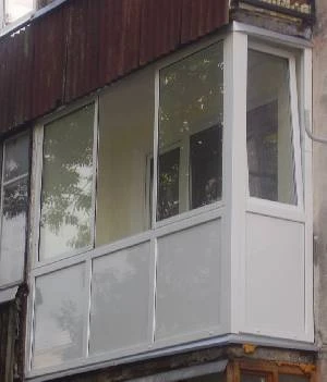 Plastikinių balkonų stiklinimas