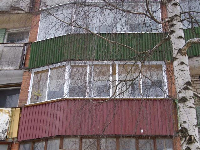 Balkonų stiklinimas rėmine ir berėme sistema