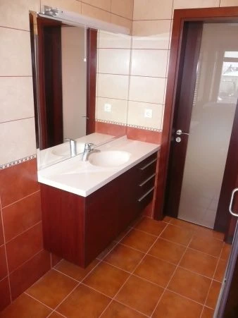 Elegantiški vonios baldai