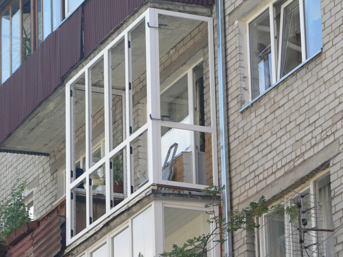 Balkonų stiklinimas Klaipėdoje