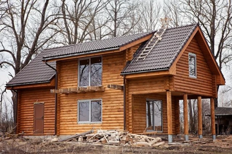 Frezuotų, tekintų ir rankų darbo rąstiniai namai