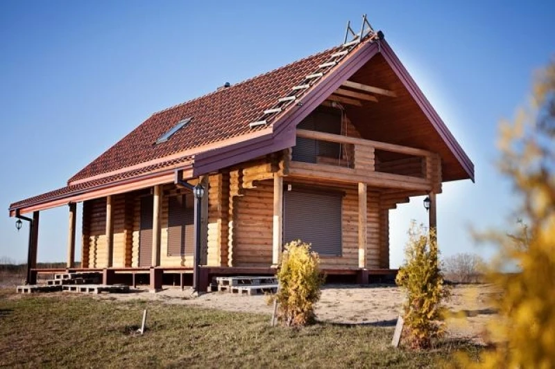 Frezuotų, tekintų ir rankų darbo rąstiniai namai