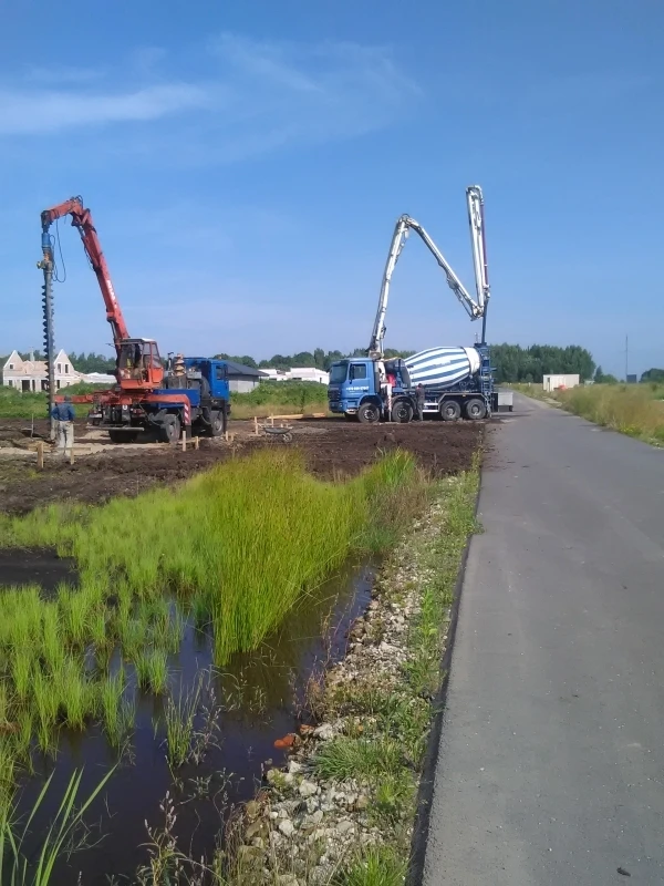 CFA polių gręžimas