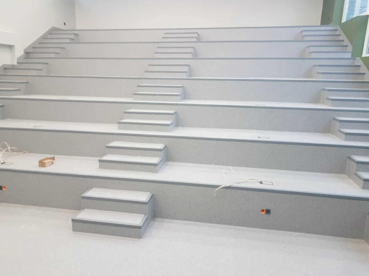 Grindų įrengimas PVC, LVT, vinilinės grindys, kilimai