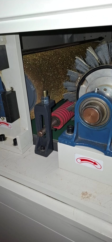 Šepetinės šlifavimo staklės WOODLAND MACHINERY su metaliniu šepečiu (naujos)