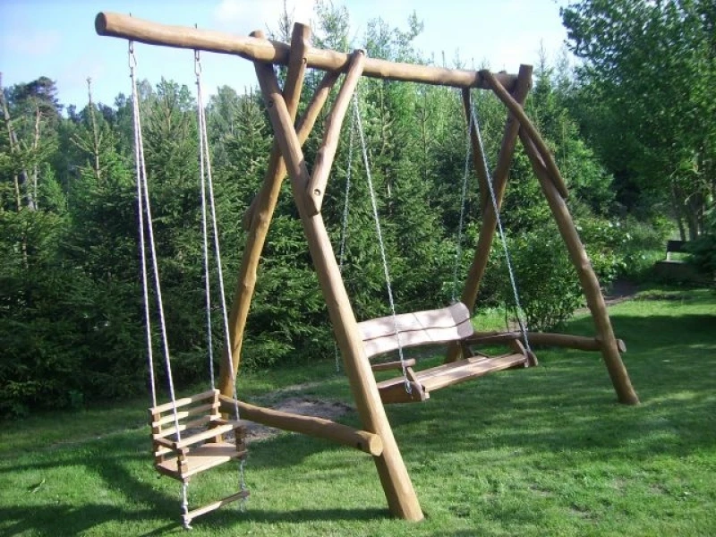 Ąžuolinės rankų darbo sūpynės Ąžuolinės rankų darbo sūpynės