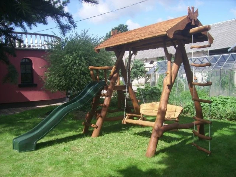 Ąžuolinės rankų darbo sūpynės Ąžuolinės rankų darbo sūpynės
