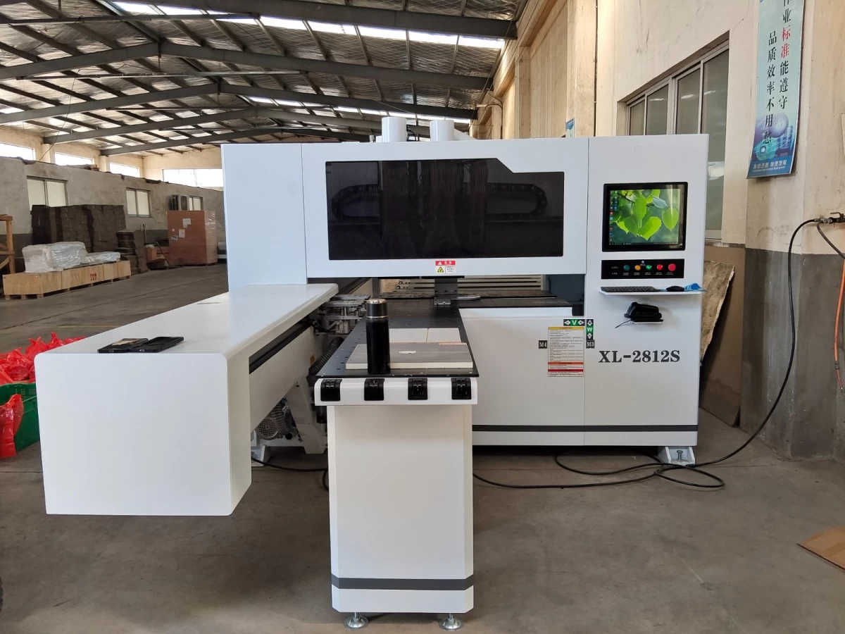 CNC gręžimo staklės su dviem velenais gręžimui iš šešių pusių WOODLAND MACHINERY  (naujos)