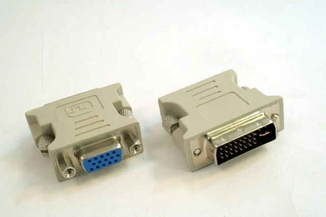 Adapter DVI-&gt;VGA (24M/15 F)
