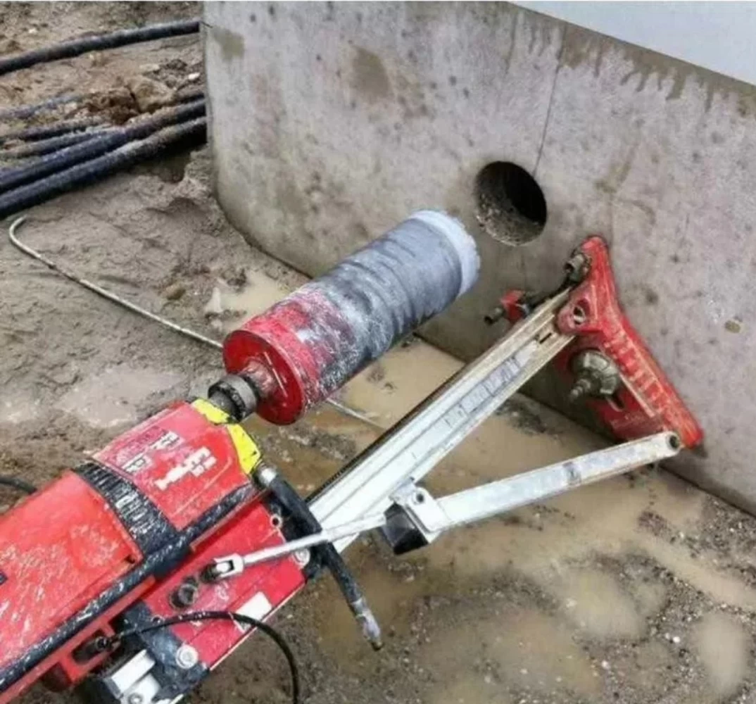 Skylių gręžimas mūre, betone, akmenyje, gelžbetonį ir kt.