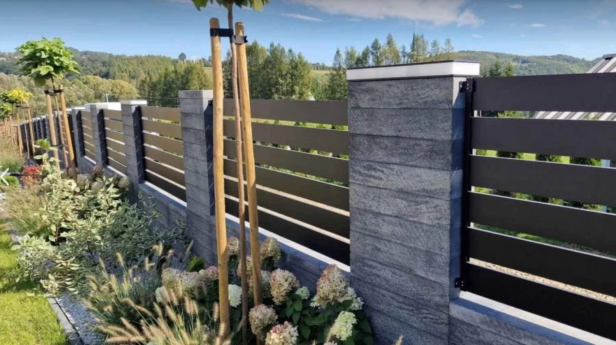 Blokeliai tvoroms Roma Nova