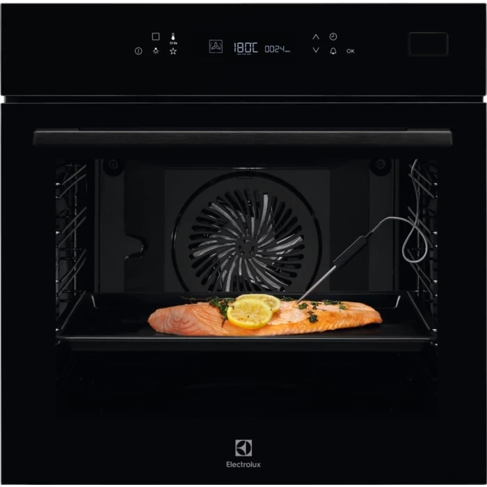 Electrolux Steamboost 800 Eob7s31z įmontuojama Garų Orkaitė.