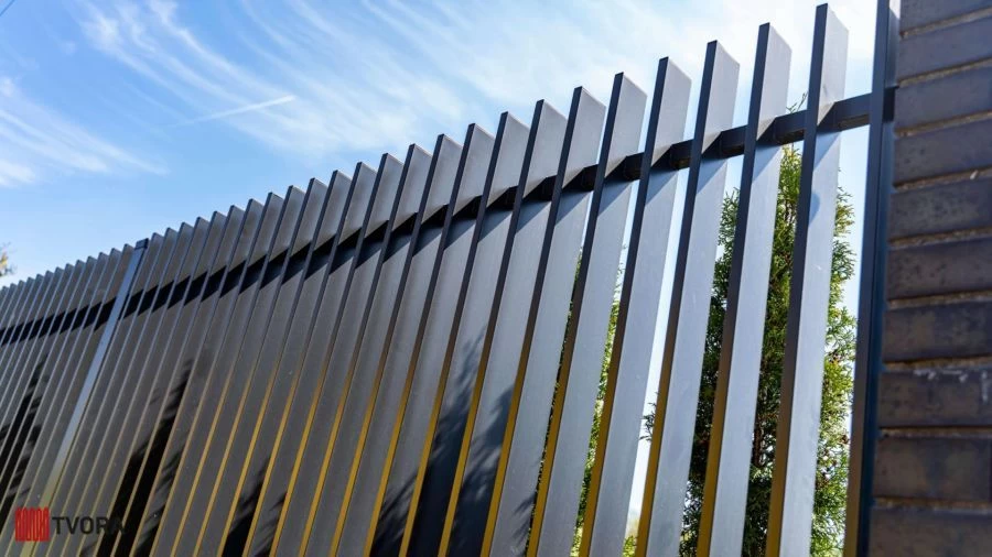 Metalinė strypų tvora Veticale