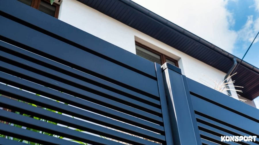 Metalinės tvora Diverso (kliento dizainas iš įvairių profilių)