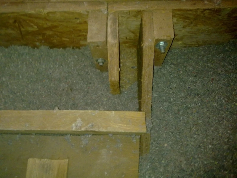 Grindų šiltinimas Thermofloc ekovata