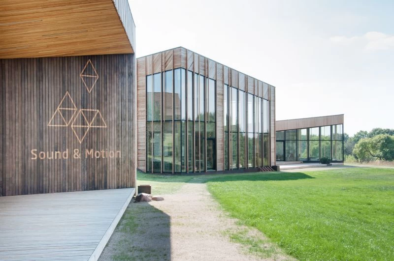 Individualios aliuminio konstrukcijos – langai, durys ir fasadai pagal projektą