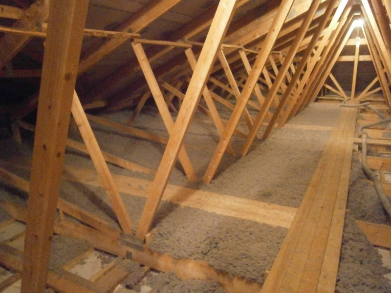 Grindų šiltinimas Thermofloc ekovata