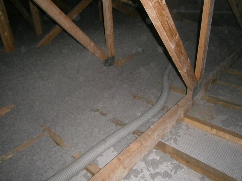 Grindų šiltinimas Thermofloc ekovata