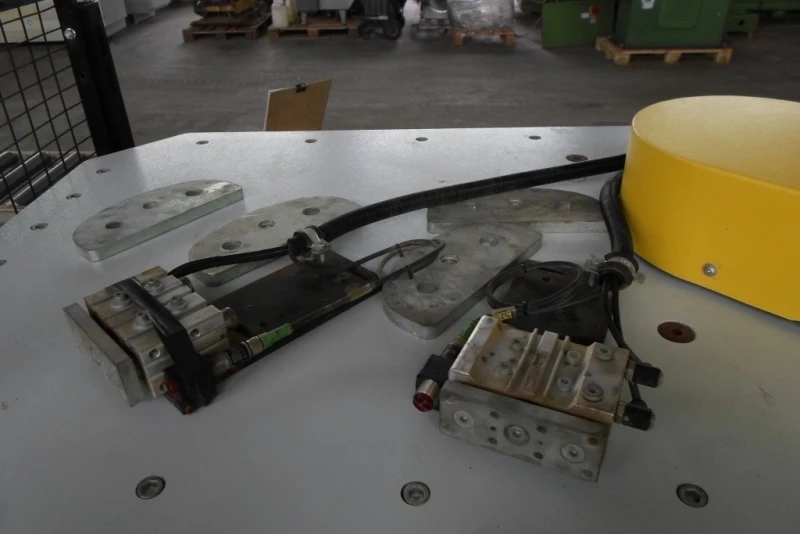 21-11-6004 Vakuuminis detalių perkėlimo robotas MUTZ MASCHINENBAU (naudotas)