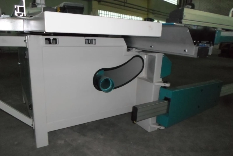 20-60-543 Formatinio pjovimo staklės MJ6122TD(400) Woodland Machinery (naujos) 20-60-543 Formatinio pjovimo staklės MJ6122TD(400) Woodland Machinery (naujos)