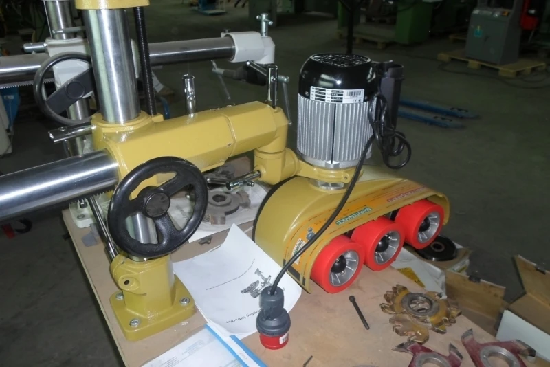 20-32-540 Padavimo–prispaudimo mechanizmas WOODLAND MACHINERY V-380 (naujas)