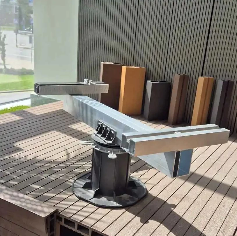 Dvigubas aliuminio karkasas terasai