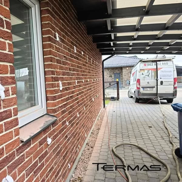 Oro tarpų šiltinimas termoputa