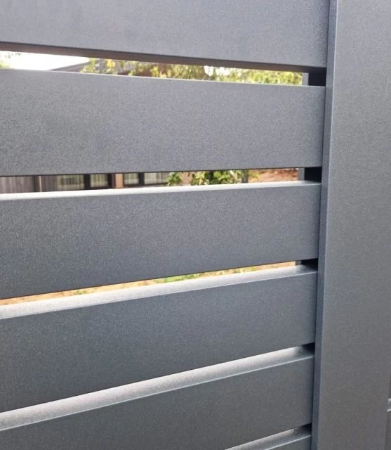 Skardinės tvoros Plank