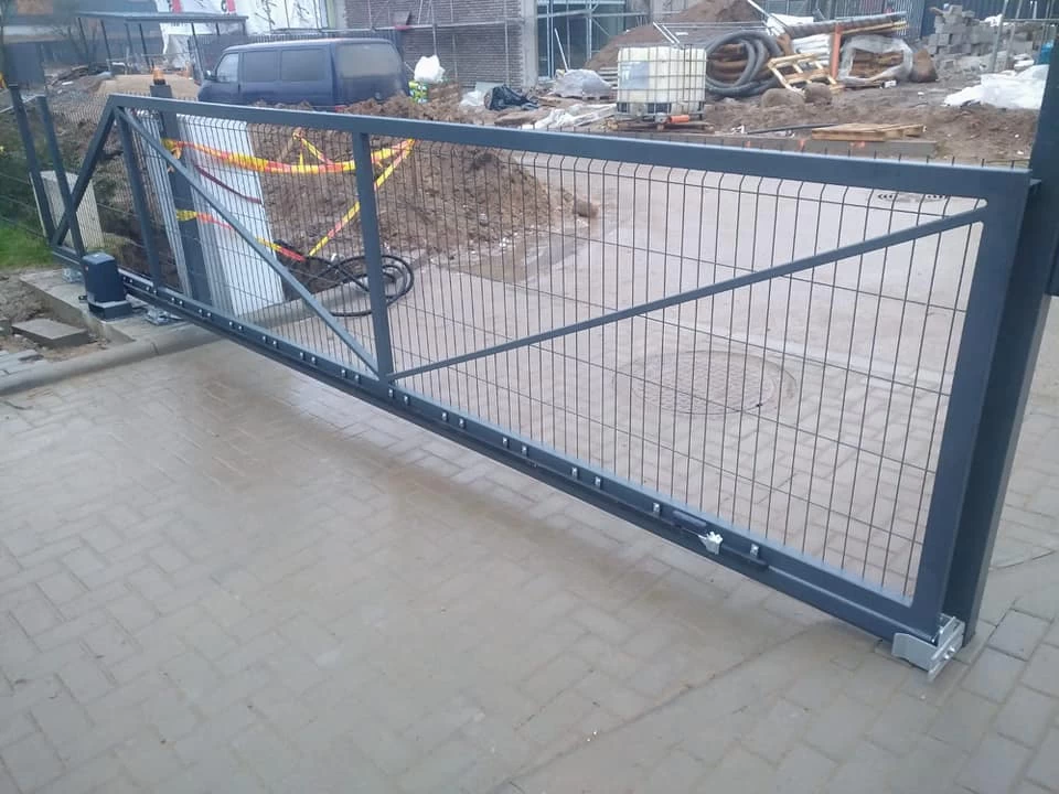 Stumdomi kiemo vartai Vilniuje