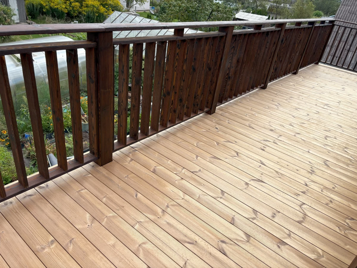 Termo medienos terasa balkone 2