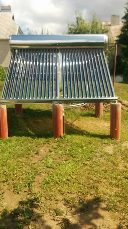 Saulės šildytuvai vandeniui - karštas vanduo iš saulės energijos