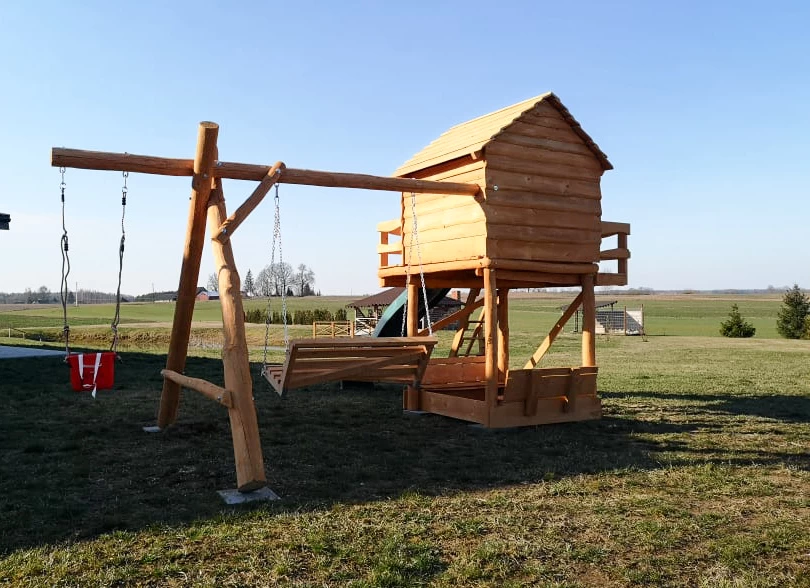 Medinė vaikų žaidimų aikštelė VILKAS