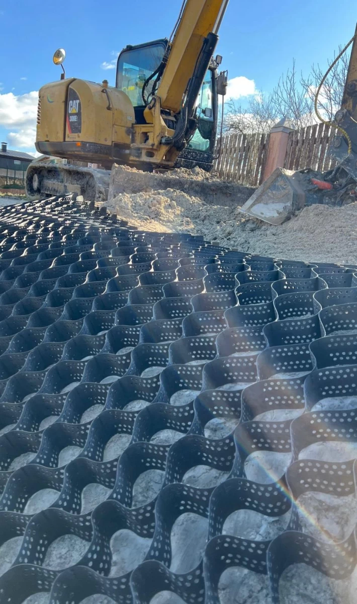 Reinforcement of the slope