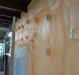 Sienų šiltinimas poliuretano putomis
