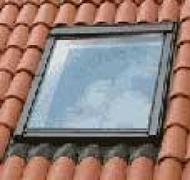 Natūralios  klijuotos medienos, PVC profilio stogo langai
