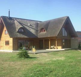 Stogų dengimas maumediniais gontais