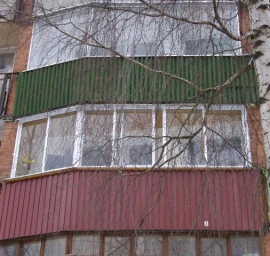 Balkonų stiklinimas rėmine ir berėme sistema