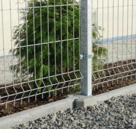 Tinklinė tvora su pamatu - vejos bordiūru