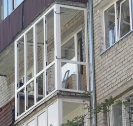 Balkonų stiklinimas Klaipėdoje