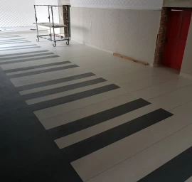 Grindų įrengimas PVC, LVT, vinilinės grindys, kilimai