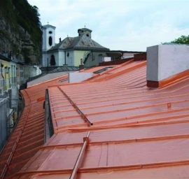 Sintetinė, ypač atspari stogo danga