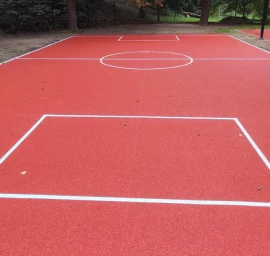 Sporto ir vaikų žaidimų aikštelių dangos